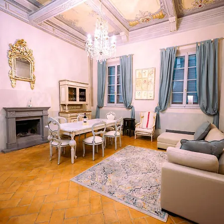 Tuscan Palace - Avignonesi Apartment